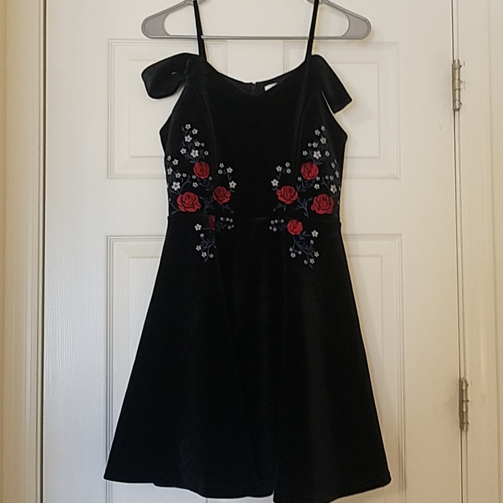 Francesca's black dress